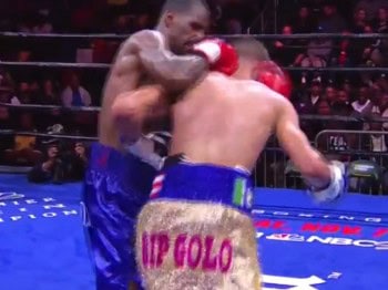 VIDEO Nešťastná dohra boxerského duelu: Pästiar utrpel krvácanie do mozgu, je v kóme