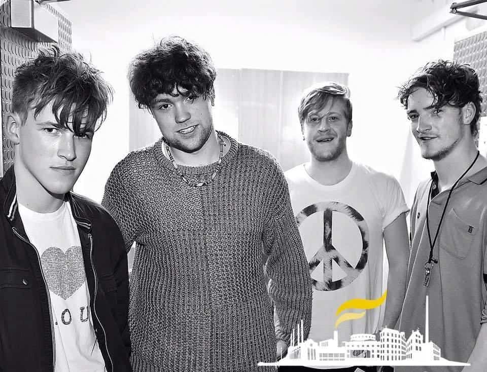 Za smrť hudobníkov z kapely Viola Beach môže zrejme šofér