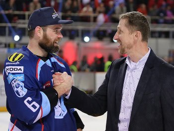 VIDEO Získal majstrovský titul a končí: Tréner Stavjaňa sa lúči s hokejovou Nitrou