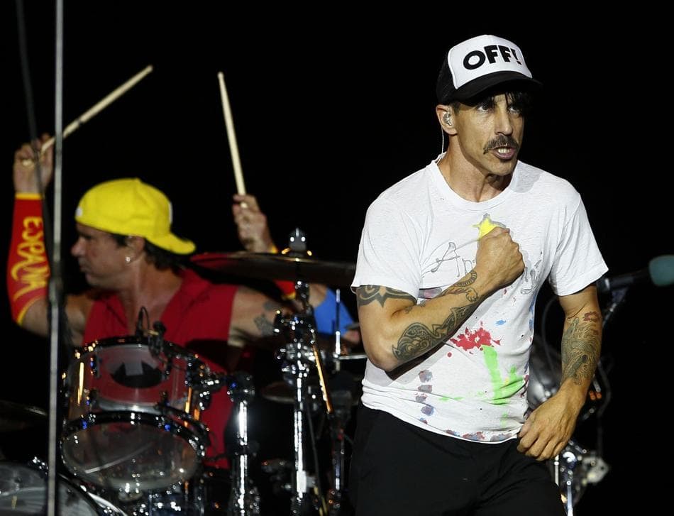 Red Hot Chili Peppers vydajú vo štvrtok nový singel Dark Necessities