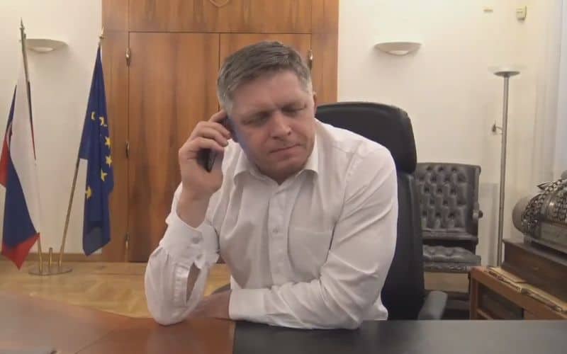 Fico telefonoval so šéfom VšZP: Návrh ozdravného plánu nepodporí