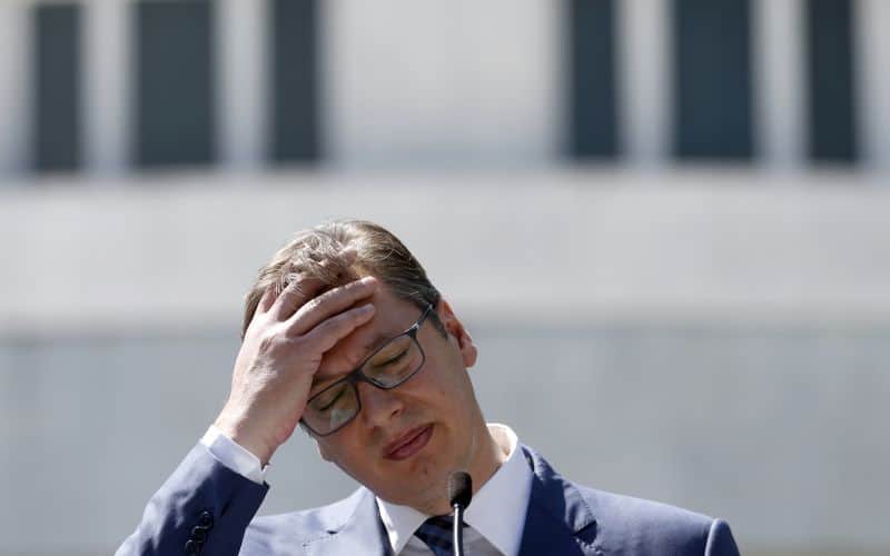 Srbský prezident sa vtiera Putinovi, je vraj vedúca postava politiky