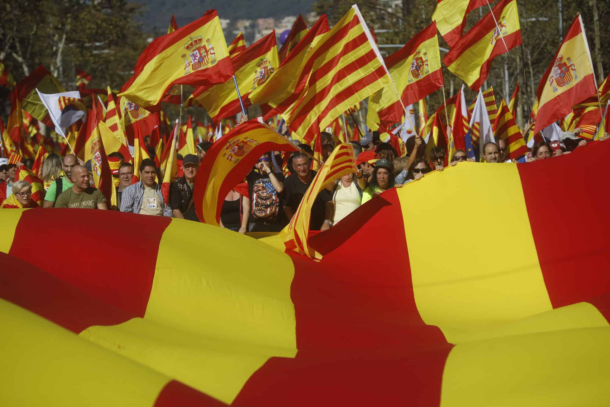 Protesty za jednotu neutíchajú: V barcelonských uliciach sú tisíce ľudí