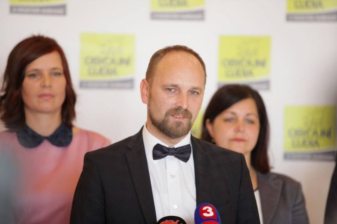 Accustomed to Springboard Ashley Furman FOTO Župan Viskupič má dôvod na radosť: Ďalší prírastok do rodiny |  Regióny.zoznam.sk