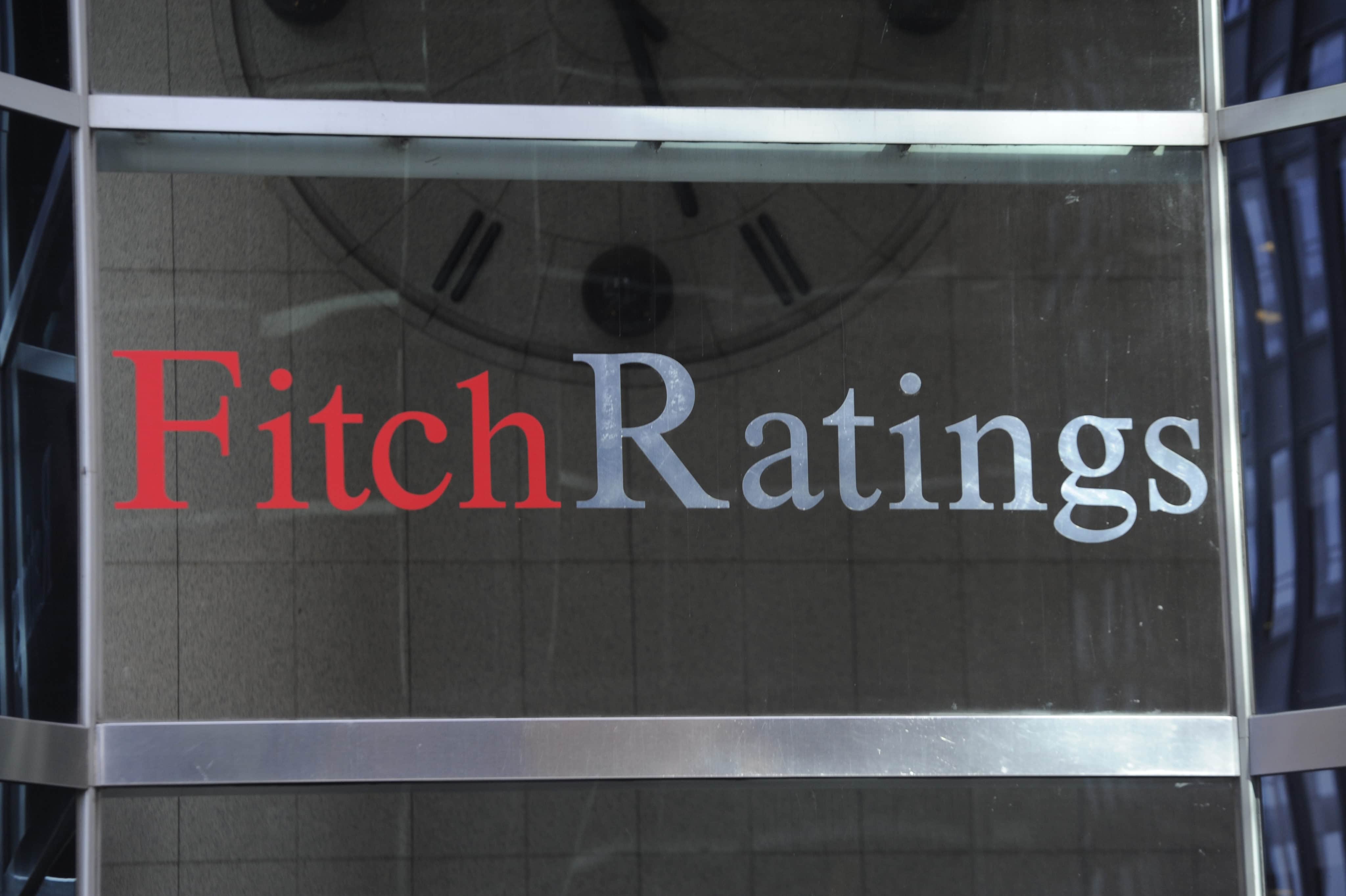 Británia má ďalší problém. Agentúra Fitch jej zhoršila výhľad a varovala pred znížením ratingu