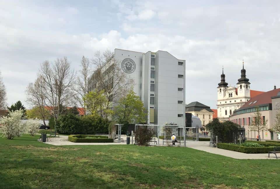 Na Trnavskej univerzite dali pedagógovia hromadnú výpoveď. Lubyová od problému dáva ruky preč