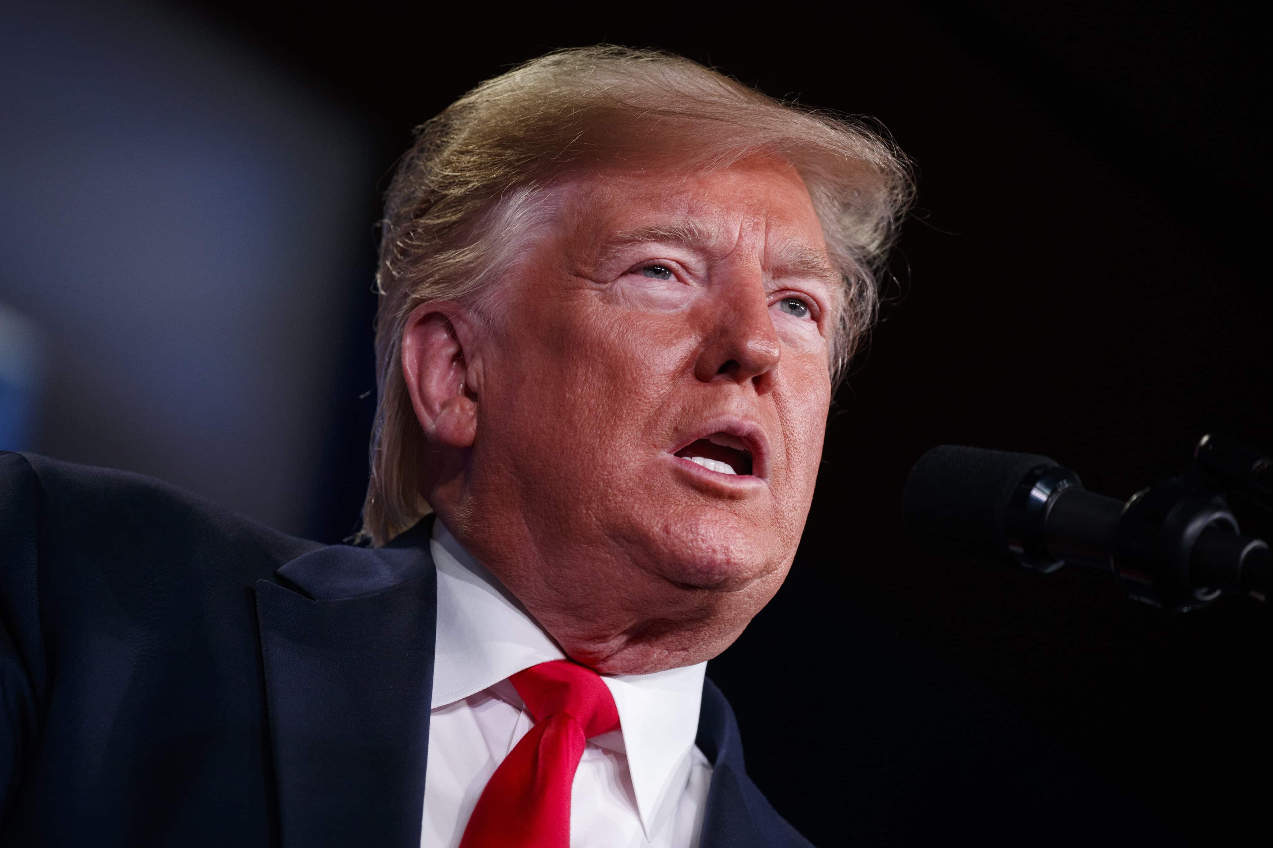 Vojna proti Iránu by netrvala veľmi dlho, ubezpečuje Donald Trump