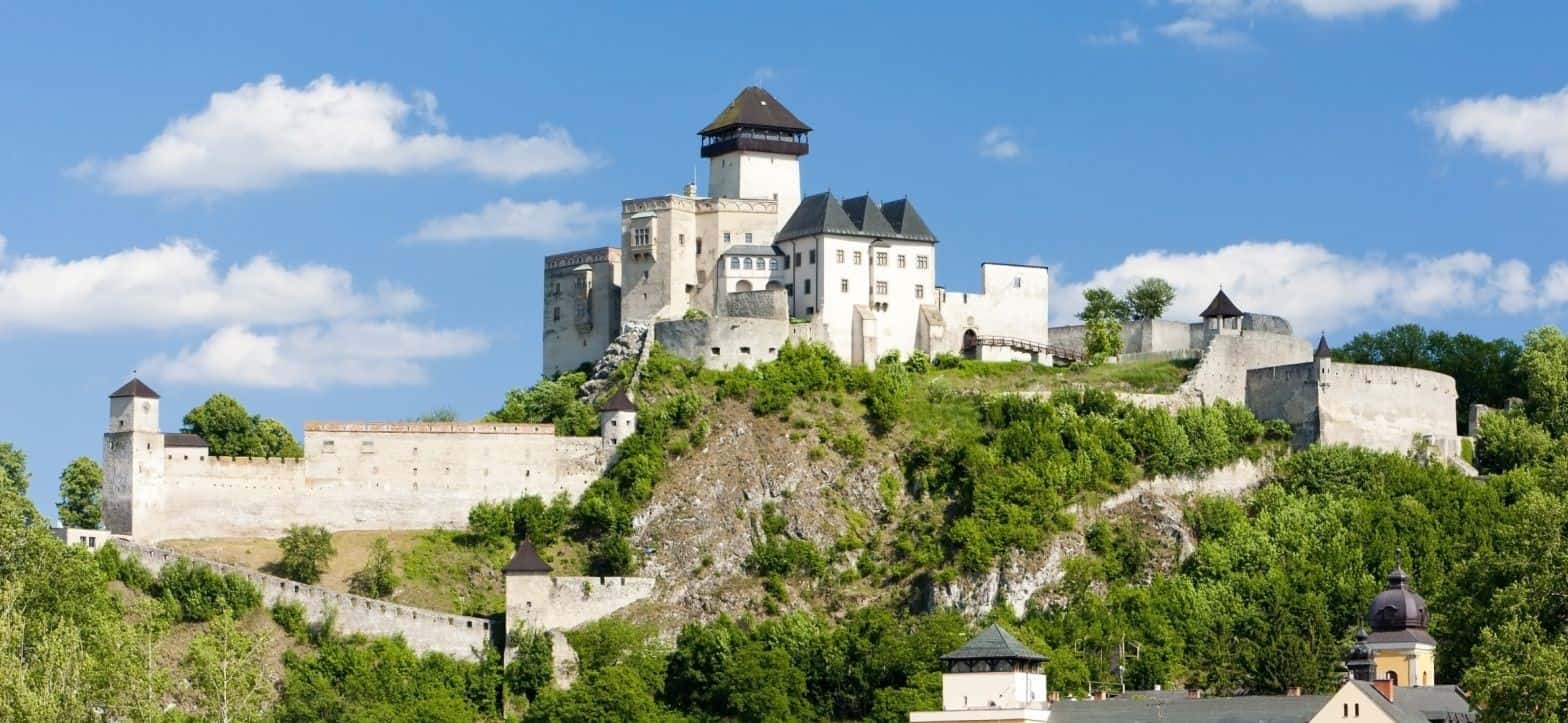 Medzinárodný úspech Slovenska: Trenčín zaradili medzi top 10 európskych miest na návštevu v 2026