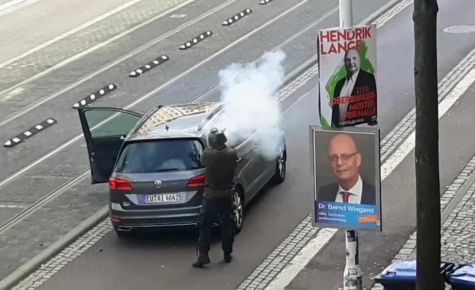 Útočník z Halle sa priznal k činu aj extrémistickému motívu