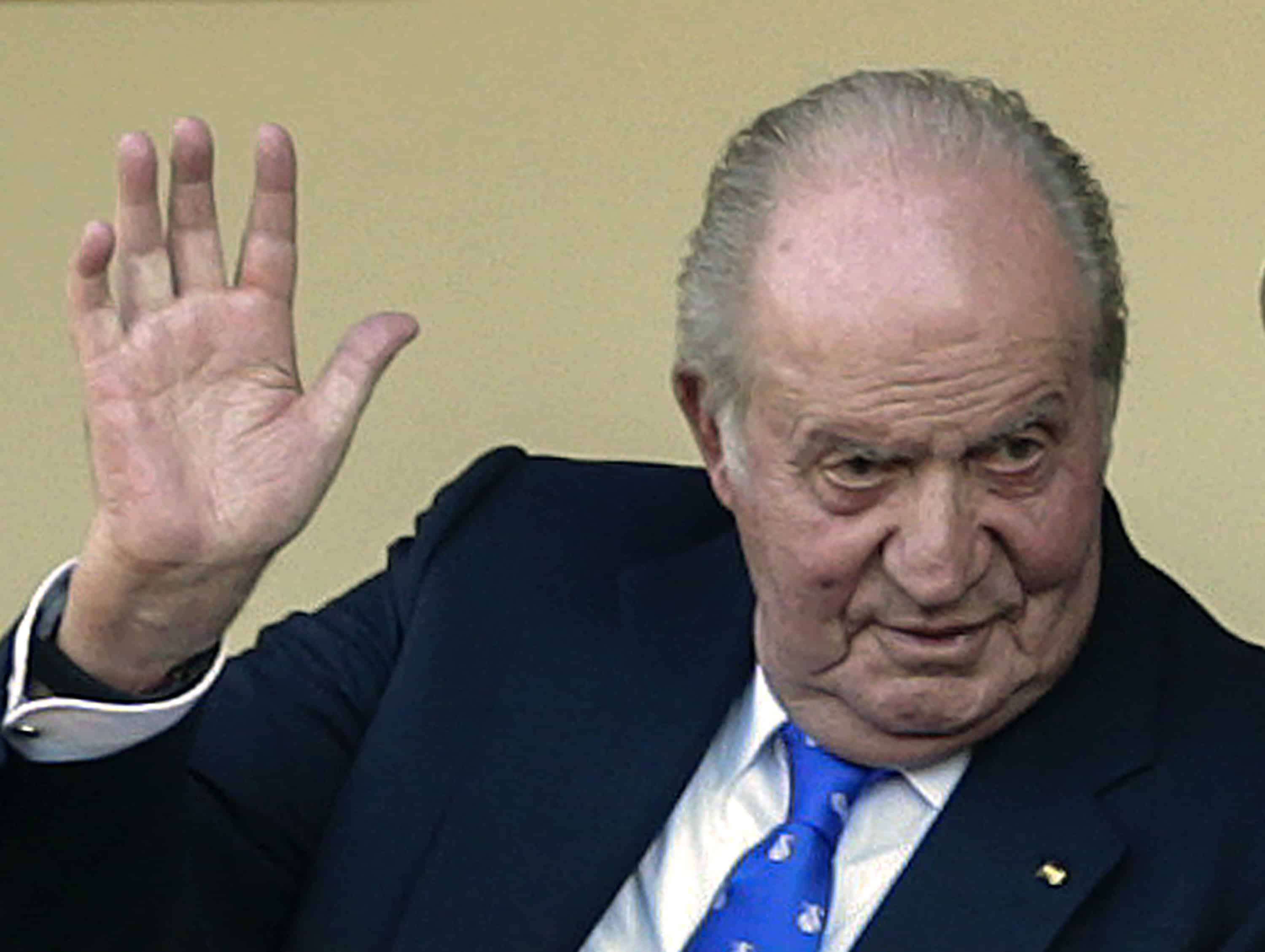 Bývalý španielsky kráľ Juan Carlos oznámil, že opúšťa krajinu