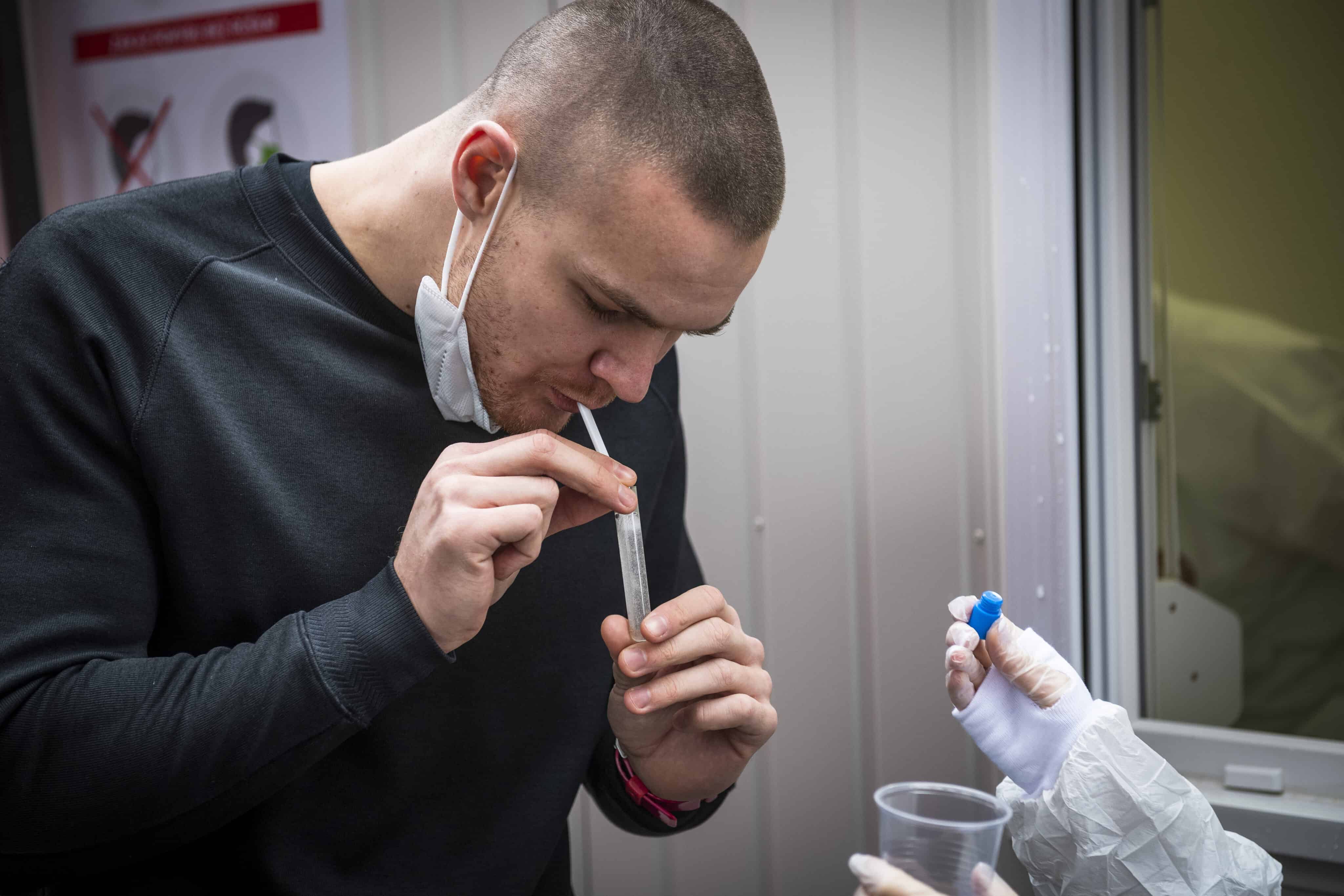 Na novom PCR odbernom mieste v Šali sa bude testovať aj kloktaním