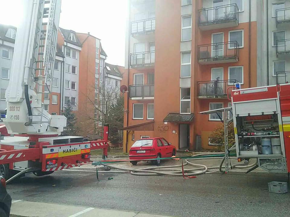 Obrovský požiar bytovky v Žiline.