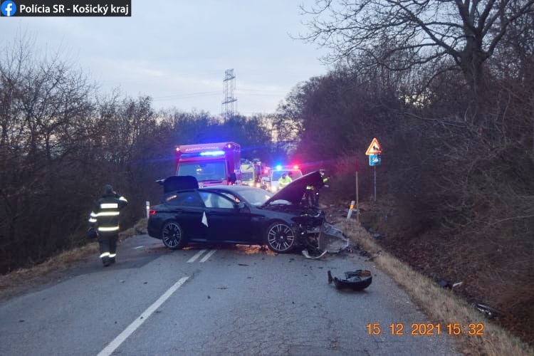 Tínedžer bez vodičského preukazu spôsobil dopravnú nehodu