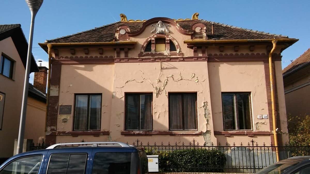 V meste chcú zrekonštruovať pomätny dom Janka Jesenského