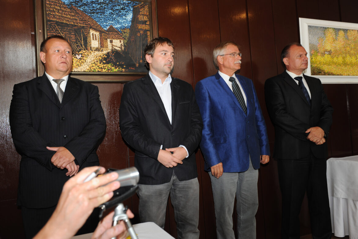 Na snímke zľava predsedovia krajských organizácii strán Anton Kučerík, Michal Uherčík, Alexander Slafkovský a Pavol Faktor.