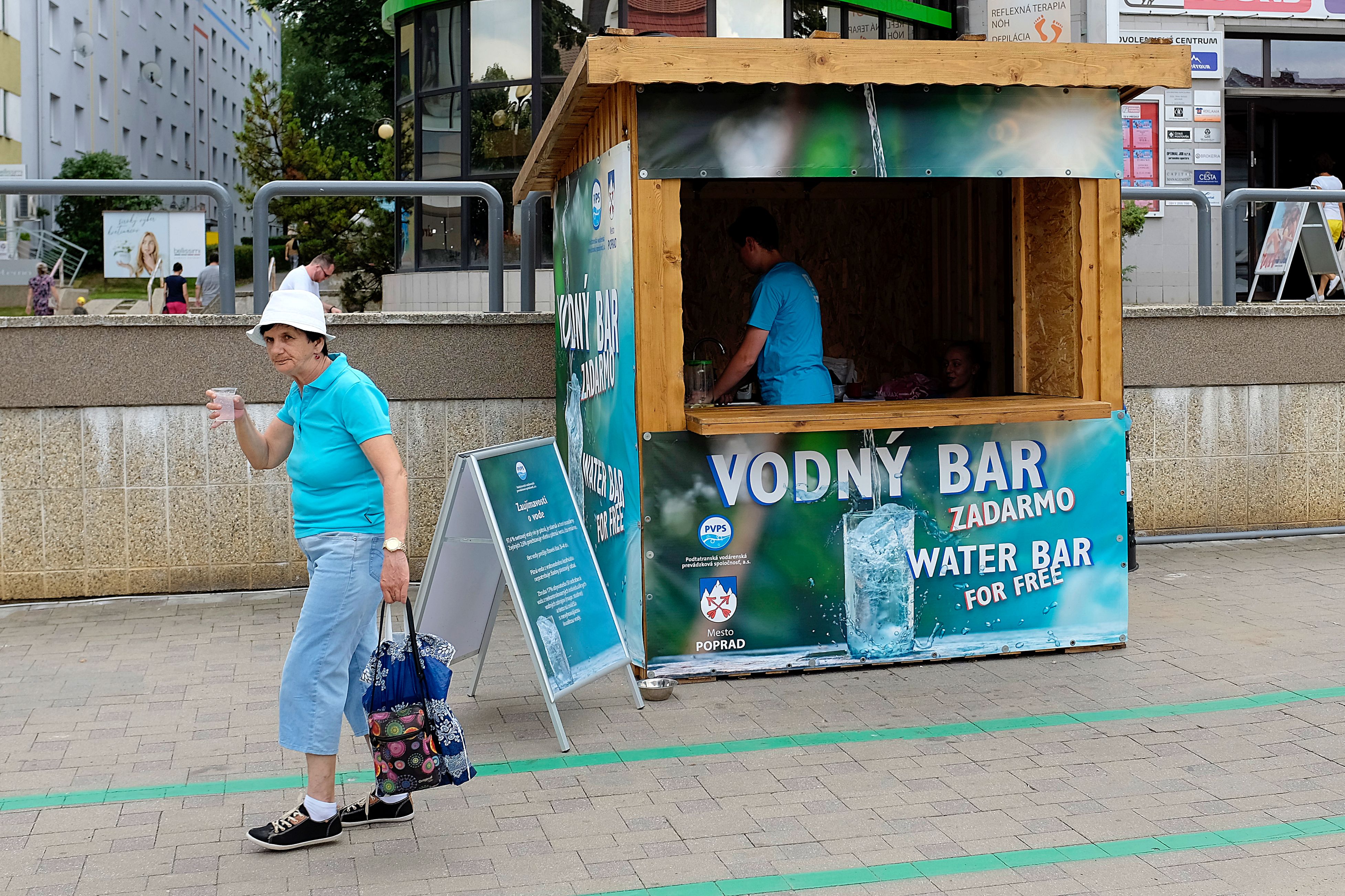 Na námestí v Poprade pribudol vodný bar.