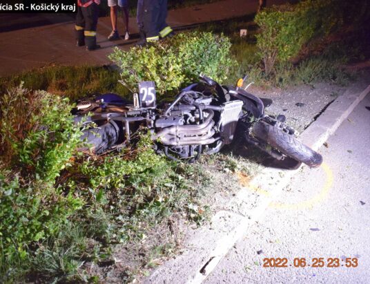 Pri dopravnej nehode v Košiciach prišiel o život motocyklista. Zdroj: KR PZ KE
