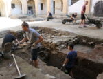 Archeologický výskum kaštieľa pokračuje v druhej fáze na nádvorí