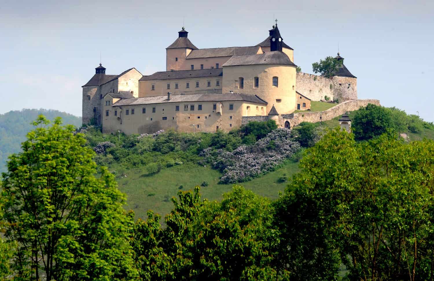 Pondelňajšia búrka poškodila strechu hradu Krásna Hôrka