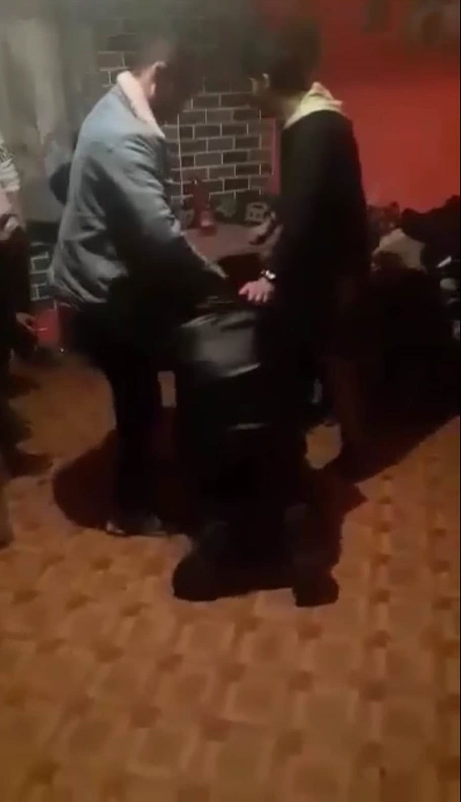 Brutálne VIDEO! Hluchonemého Milana DOBILI blízki a rodina: Svoje vyčíňanie si nahrávali