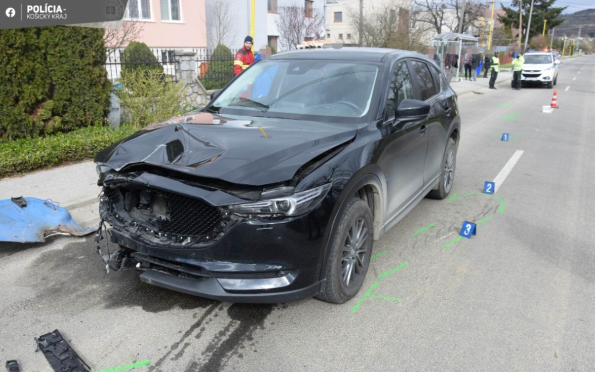Tragická zrážka auta a traktoru, Sady nad Torysou. Zdroj: FB/Polícia SR