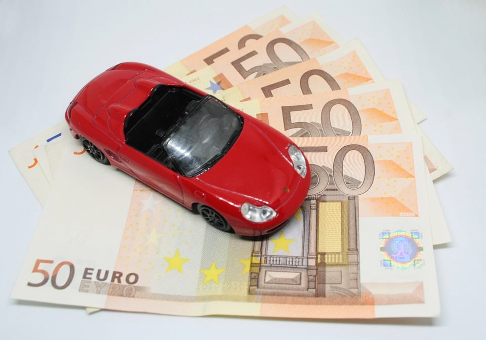 Auto, doprava, financie, peniaze. Zdroj: Pexels