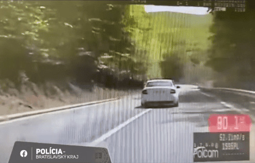 VIDEO Nebezpečná jazda pod vplyvom DROG a so ZÁKAZOM šoférovať! Mladý vodič ohrozoval ostatných