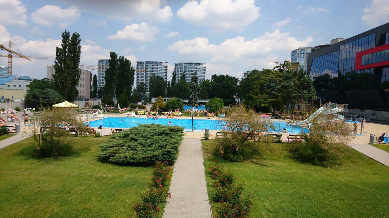 Želiezovce plánujú moderné kúpalisko s wellness a bazénmi – pripravili štúdiu pre nový areál