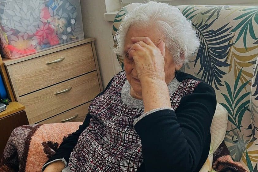 Seniorka prišla o viac ako 12 000 eur cez podvod na internetovom bazári – polícia varuje pred rizikom