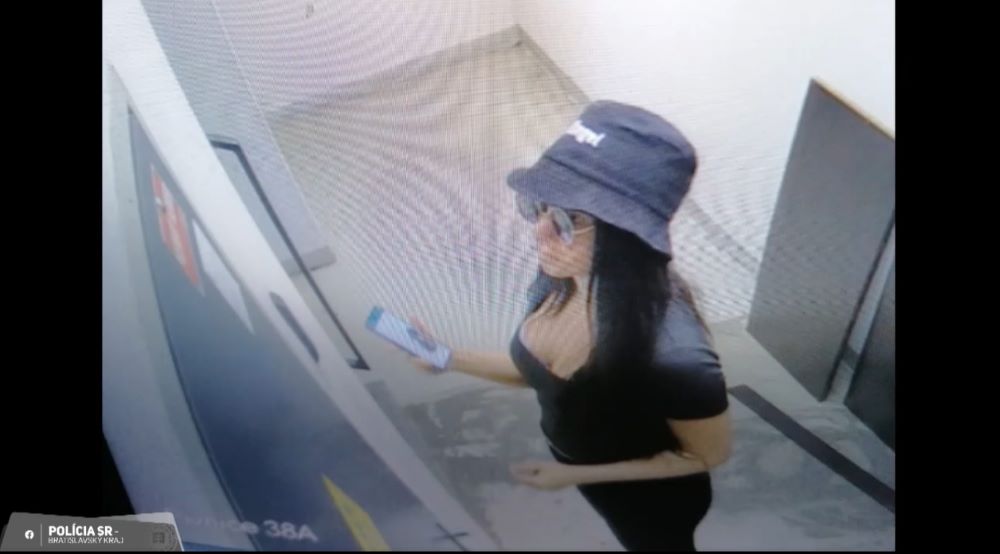 Video z lúpeže, ženy ukradli z bytu 100 000 eur