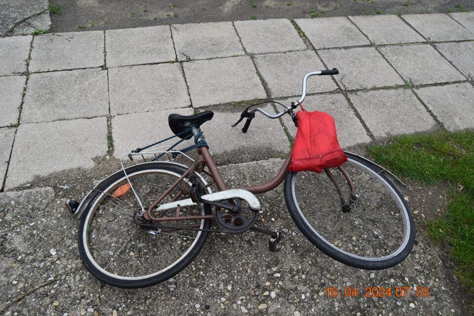 Traktor zrazil pri Moravskom Svätom Jáne cyklistu, polícia hľadá svedkov nehody