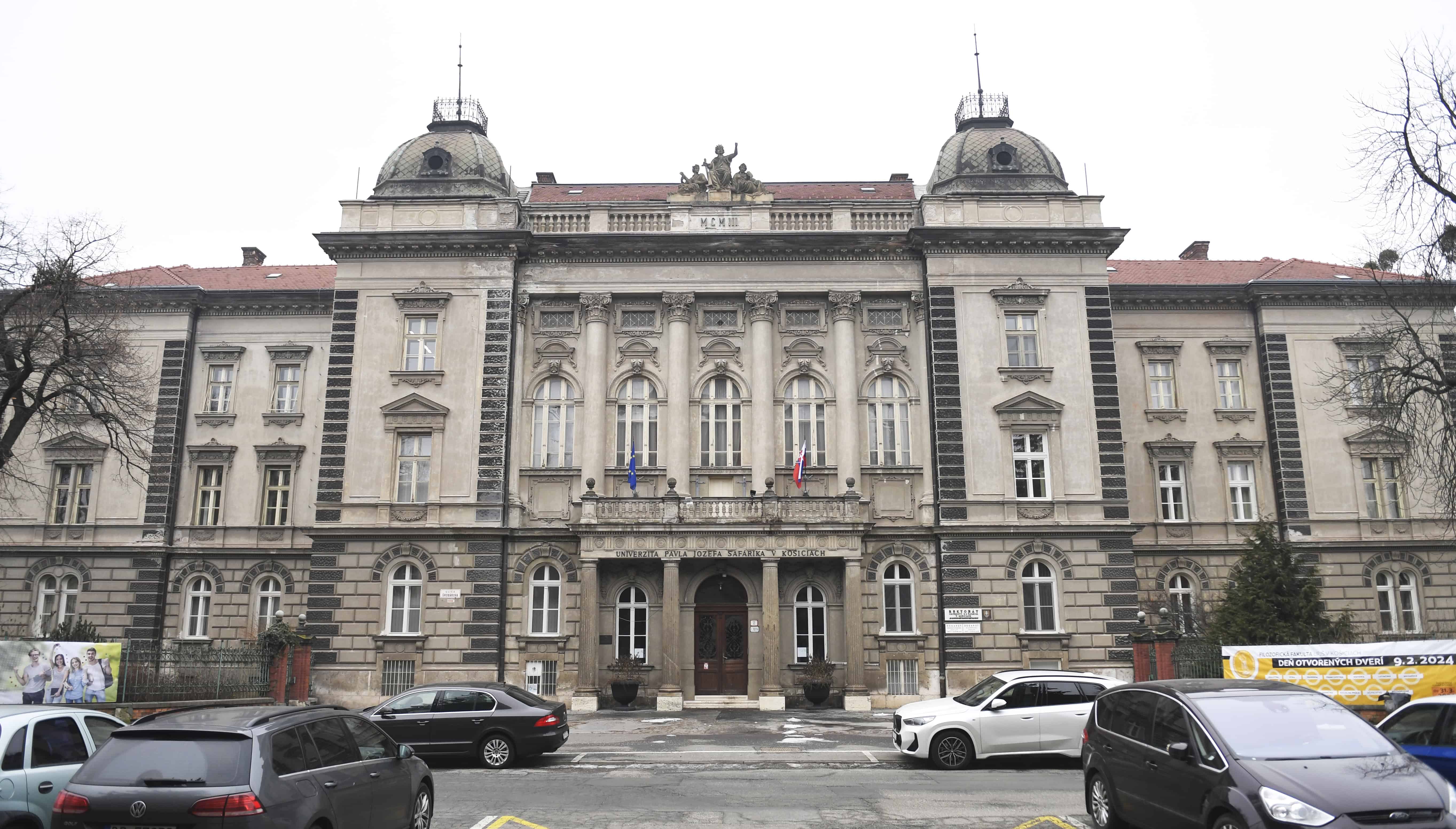 UPJŠ plánuje zrekonštruovať parkovisko pri košickej nemocnici – pribudnú nové miesta pre pacientov a študentov