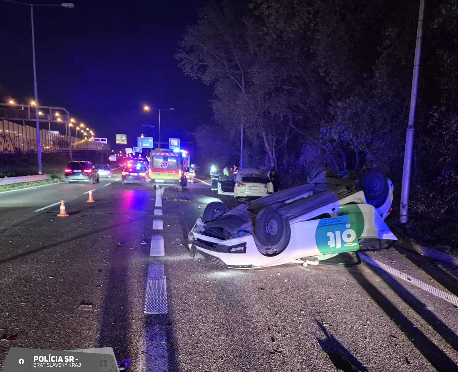 Utorková nehoda troch áut spôsobila v Bratislave vysokú škodu