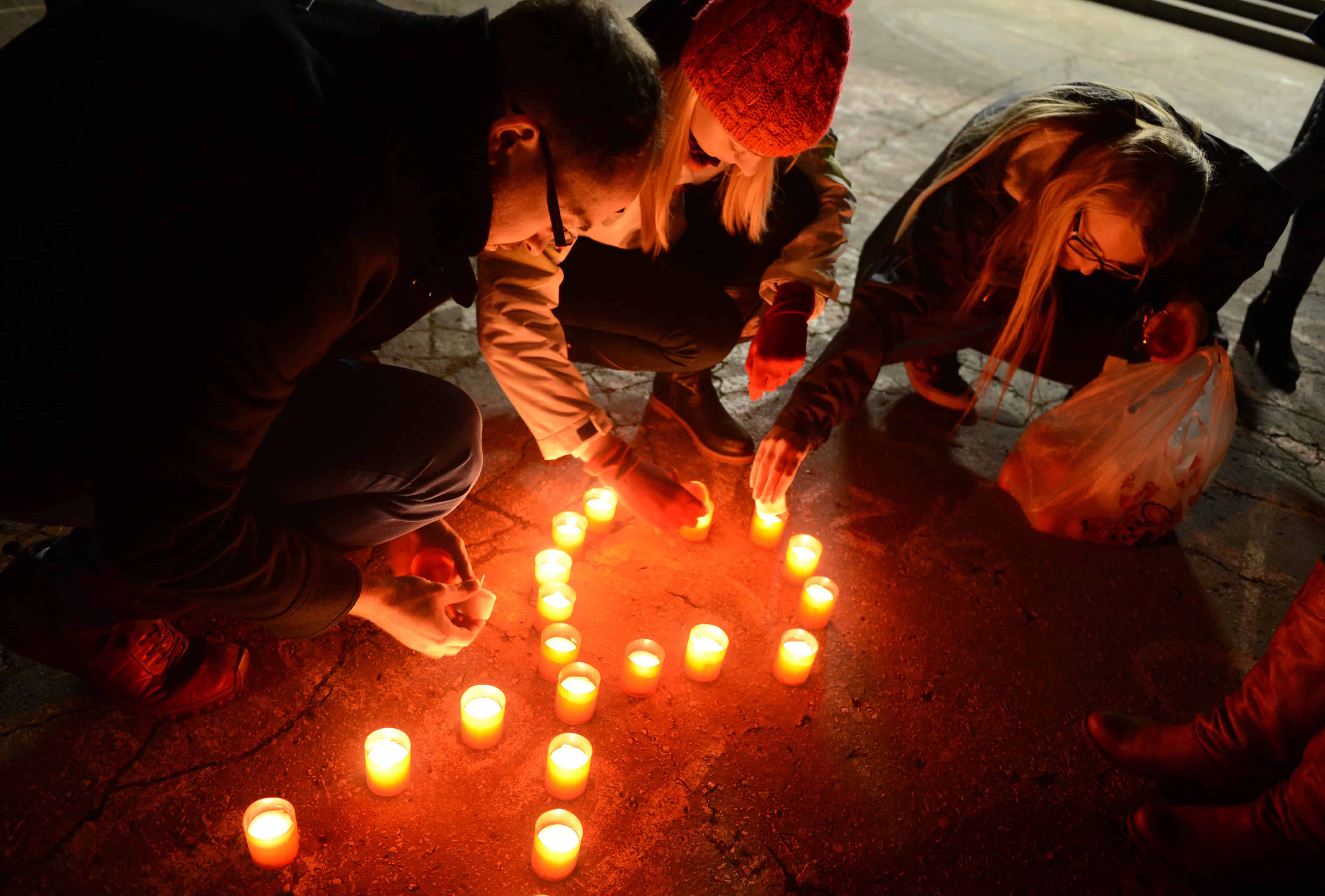 Na znak solidarity s ľuďmi s HIV a AIDS budú v Bratislave rozdávať červené stužky