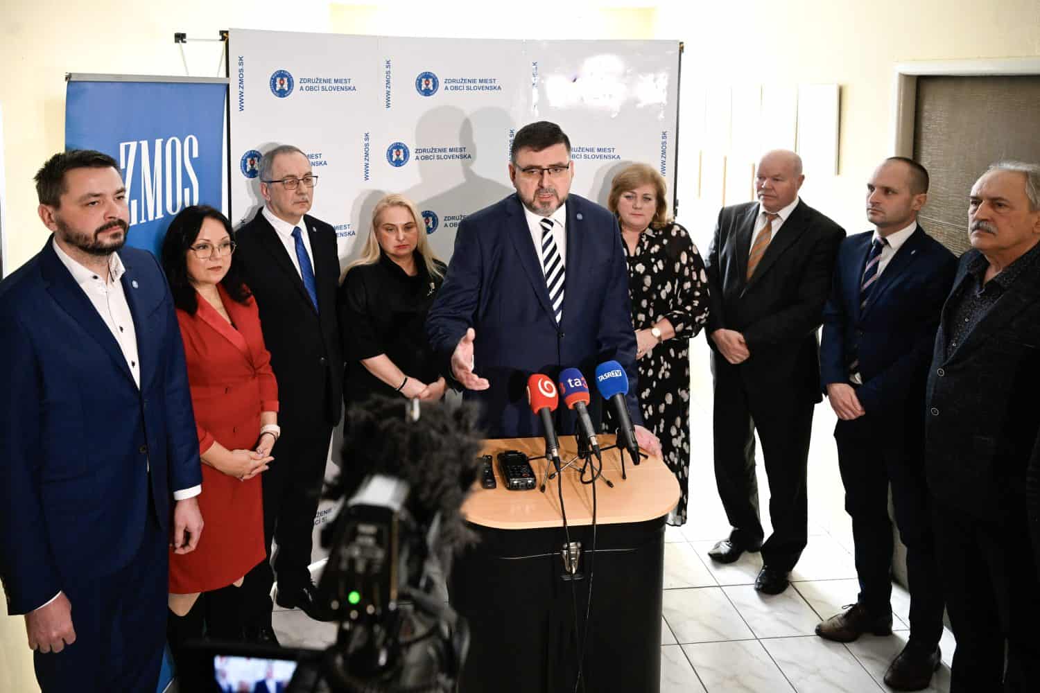 VIDEO Samosprávy majú opäť veľké problémy s financovaním: ZMOS žiada kompenzácie