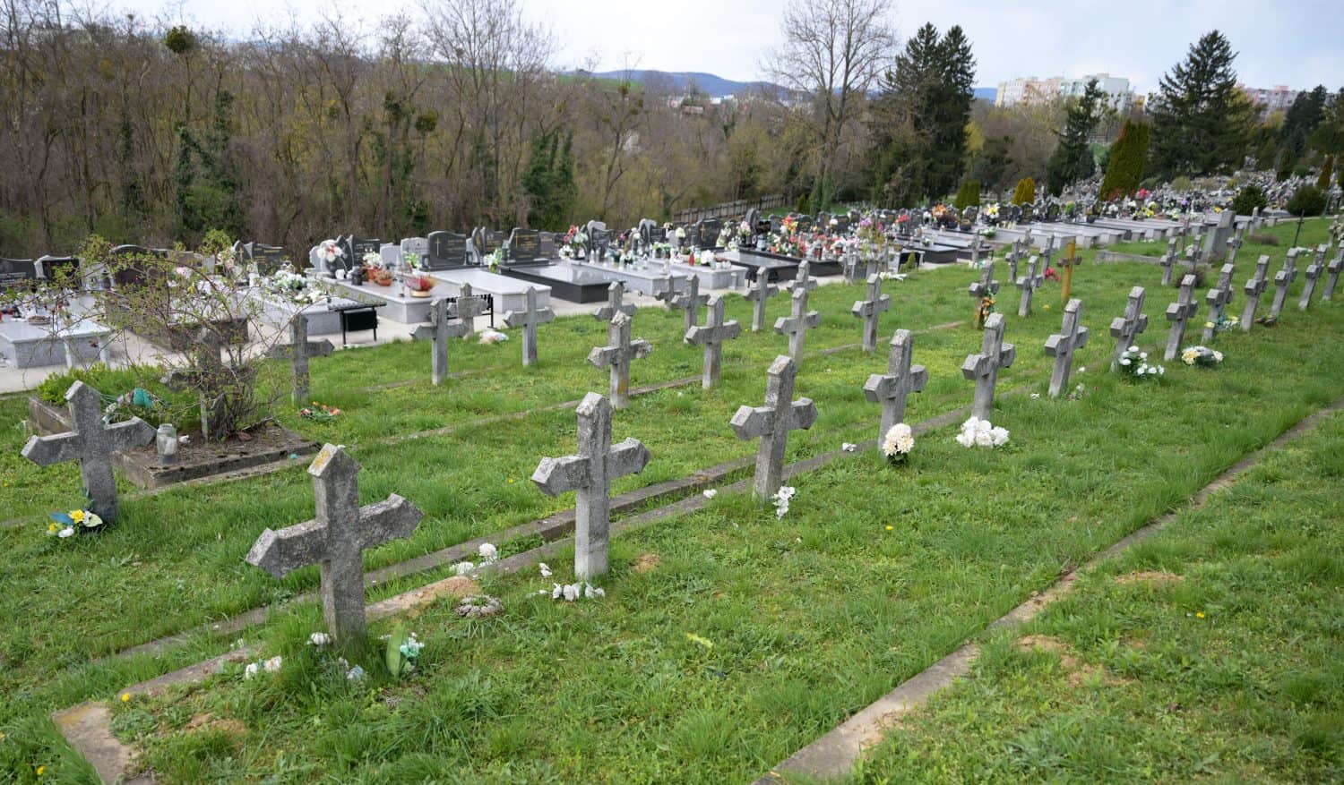 V Hanušovciach nad Topľou chýbajú miesta na cintoríne, mesto pripravuje veľké rozšírenie