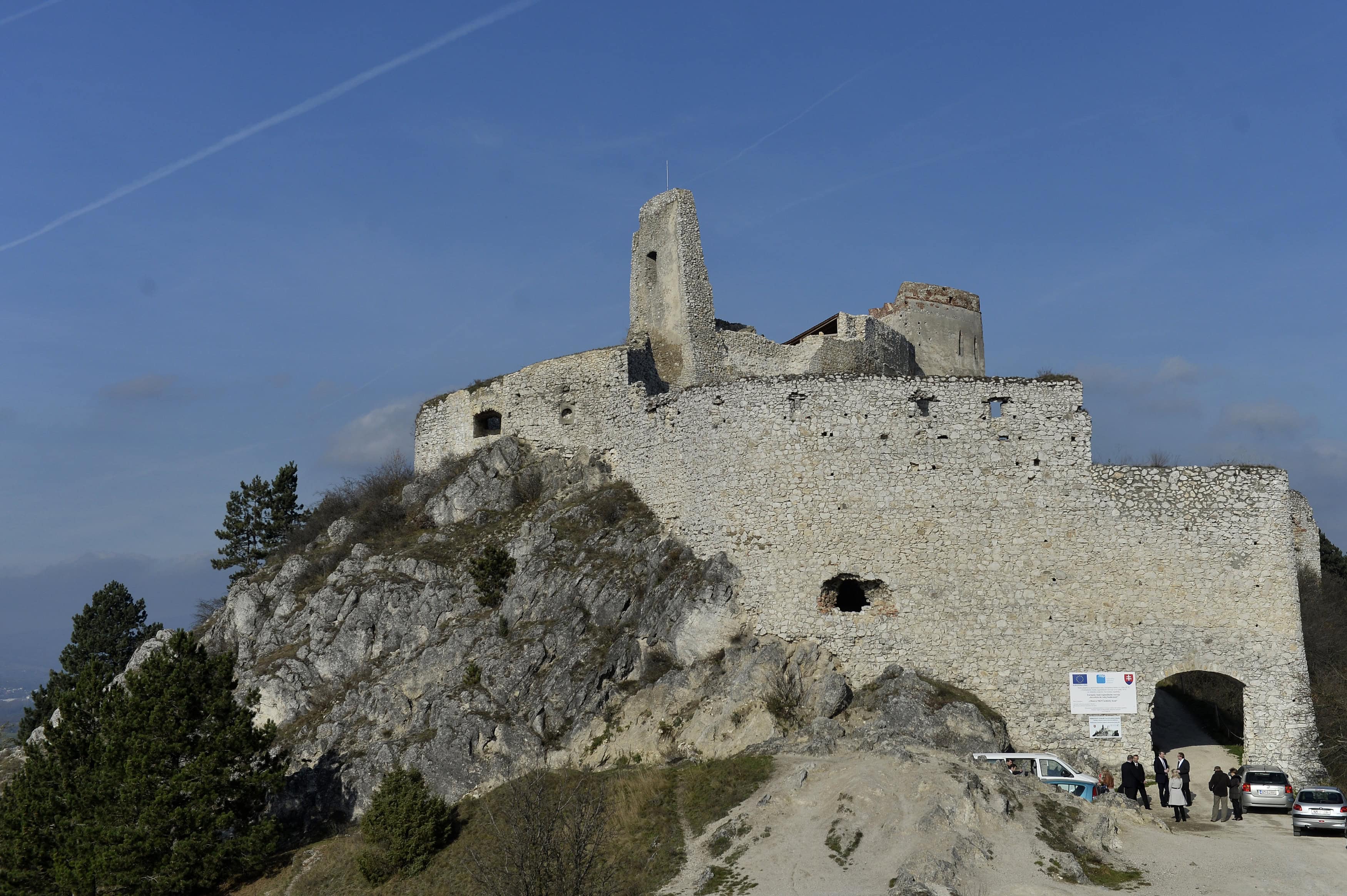 Považská hradná cesta ponúka na siedmich hradoch sedem rytierskych cností