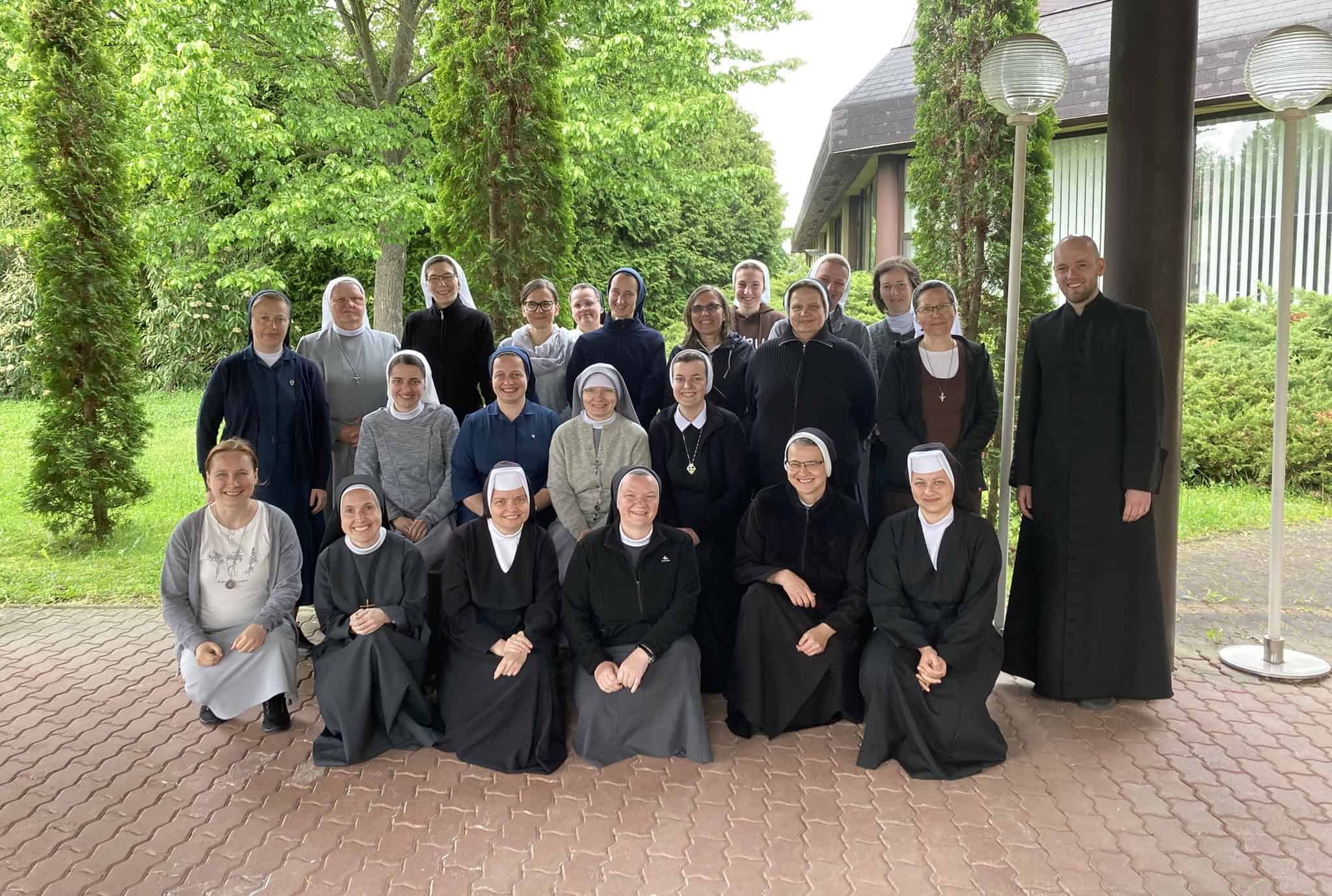 FOTO Mladé sestry sa v Badíne formovali pod vedením biblistu