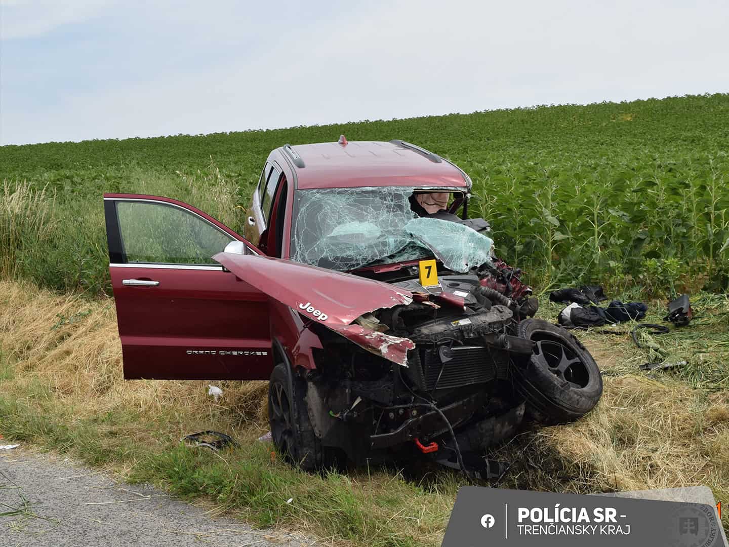 Pri nehode za Krajným sa vážne zranil 33-ročný vodič