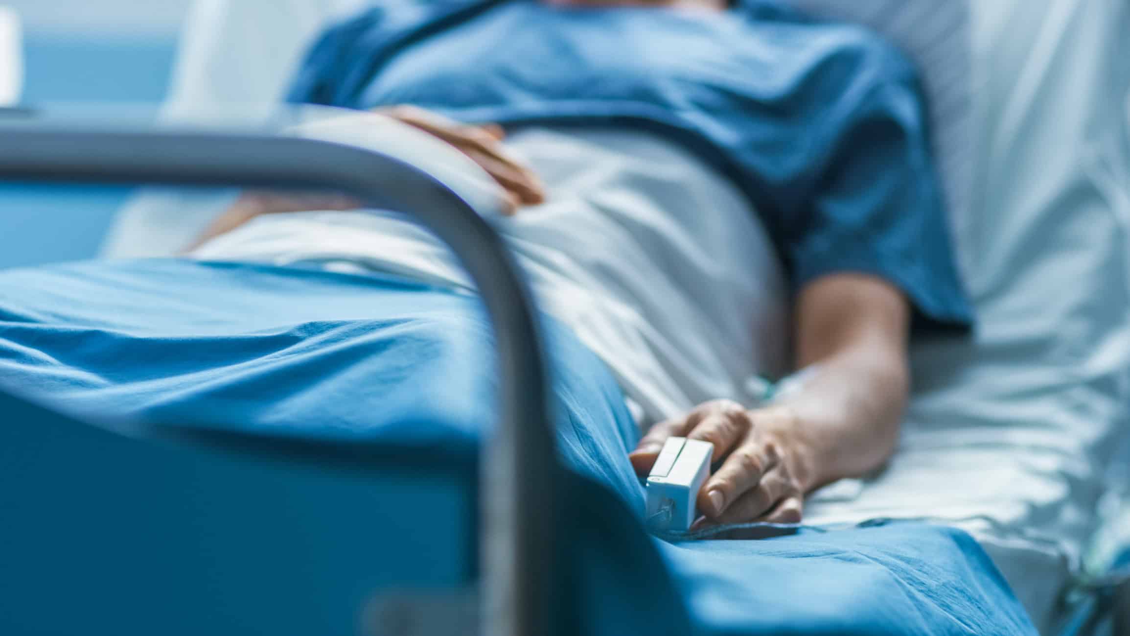 Známy LEKÁR bojuje o život: Poisťovňa mu ODMIETLA preplatiť LIEK, bez ktorého zomrie! Toto je REAKCIA