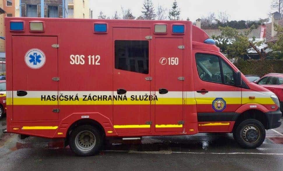 Tragédia v meste: Syn volal o pomoc, vyslali policajtov aj hasičov. Mamu našli neskoro