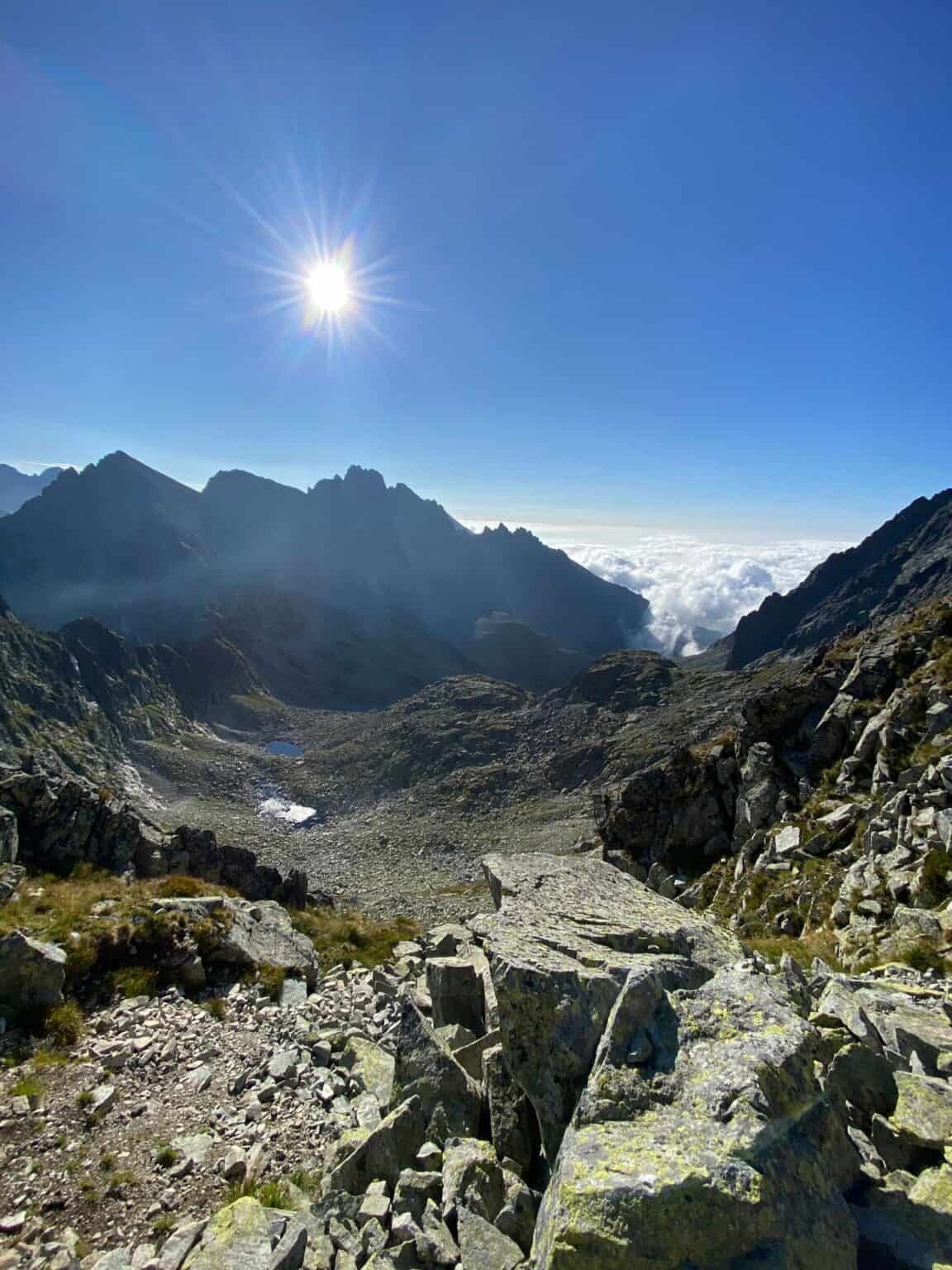 Dráma vo Vysokých Tatrách: Poľskí horolezci uviazli počas búrky, zachraňoval ich vrtuľník