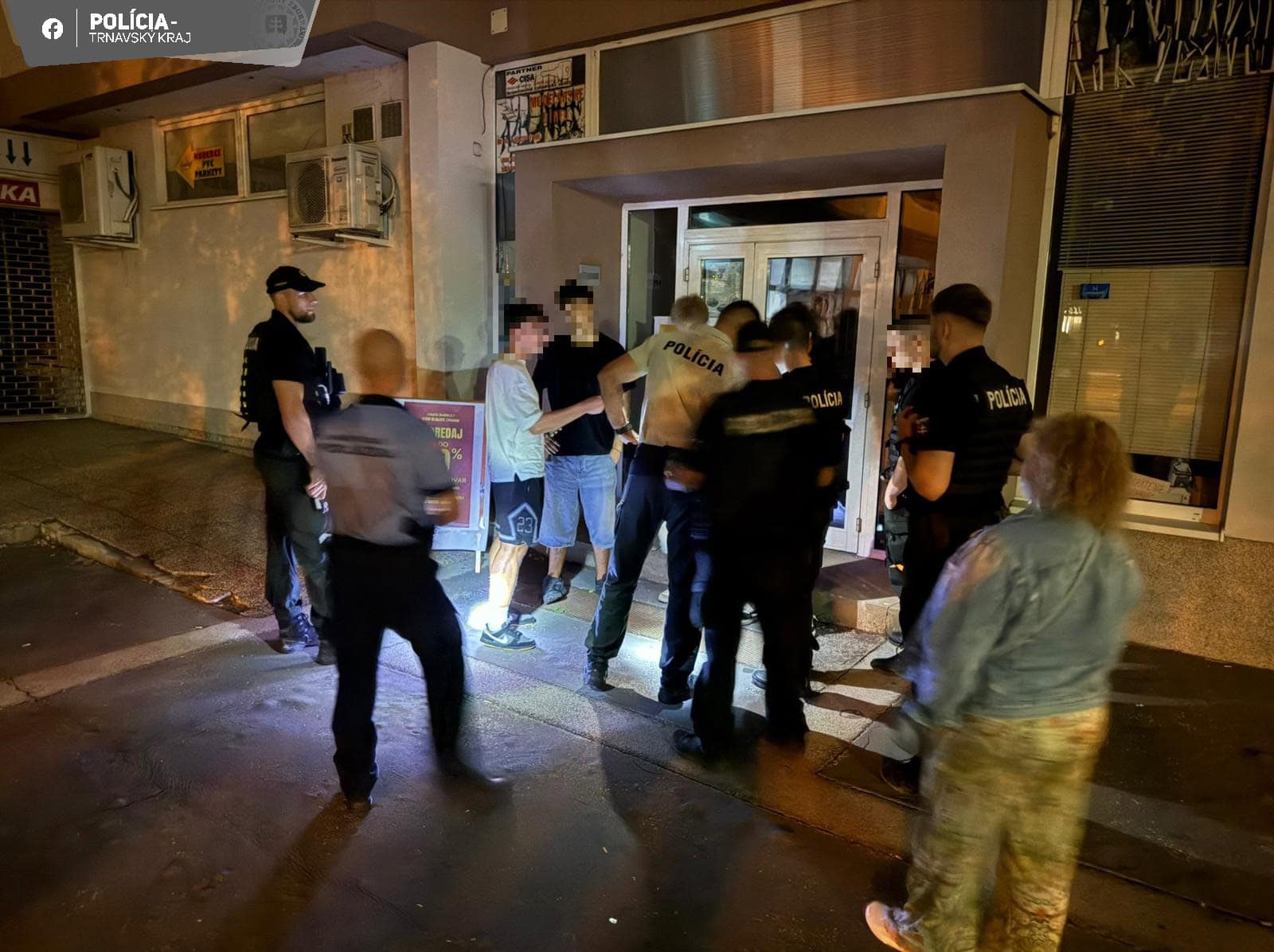 Polícia v Galante počas trhov skontrolovala 47 mladistvých – žiadny nebol pod vplyvom alkoholu