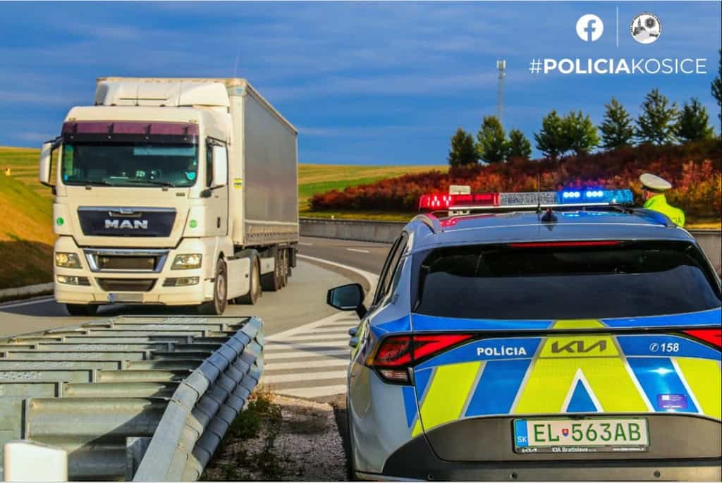 Polícia povoľuje výnimku: Nákladné autá môžu jazdiť v sobotu 1. novembra, platia však len určité časy