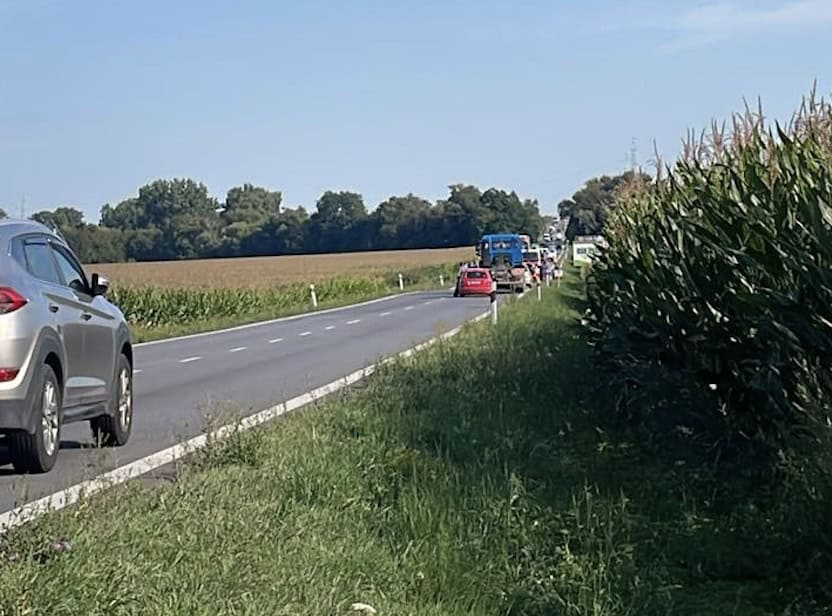 AKTUÁLNE FOTO Ťažká nehoda: Hlásia TRAGICKÉ následky! Zasahujú záchranári, cestu uzavreli