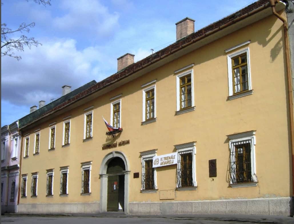 Novohradské múzeum v Lučenci otvára výnimočnú výstavu diel Bélu Bacskaiho k dvojitému výročiu