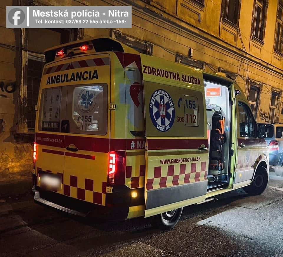 DRÁMA V MESTE Policajti bojovali na ulici o život ženy! Záchranná akcia má tragický koniec
