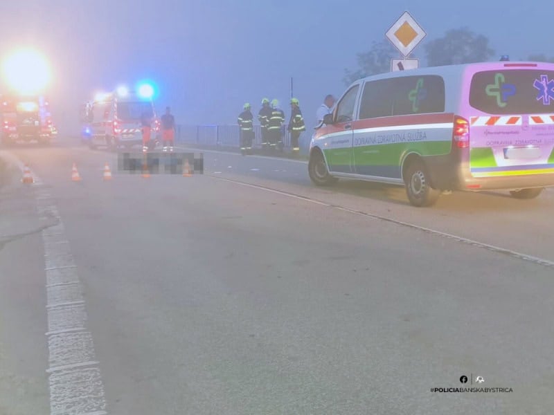 AKTUÁLNE STRAŠNÁ TRAGÉDIA Sanitka zrazila chodca! Zachrániť ho už nedokázali: Cestu uzavreli