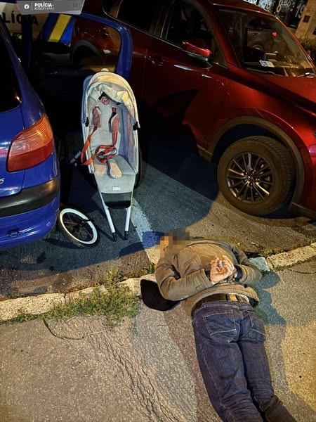 Polícia v Košiciach zadržala dvoch mužov pri pokuse predať ukradnutý detský kočík