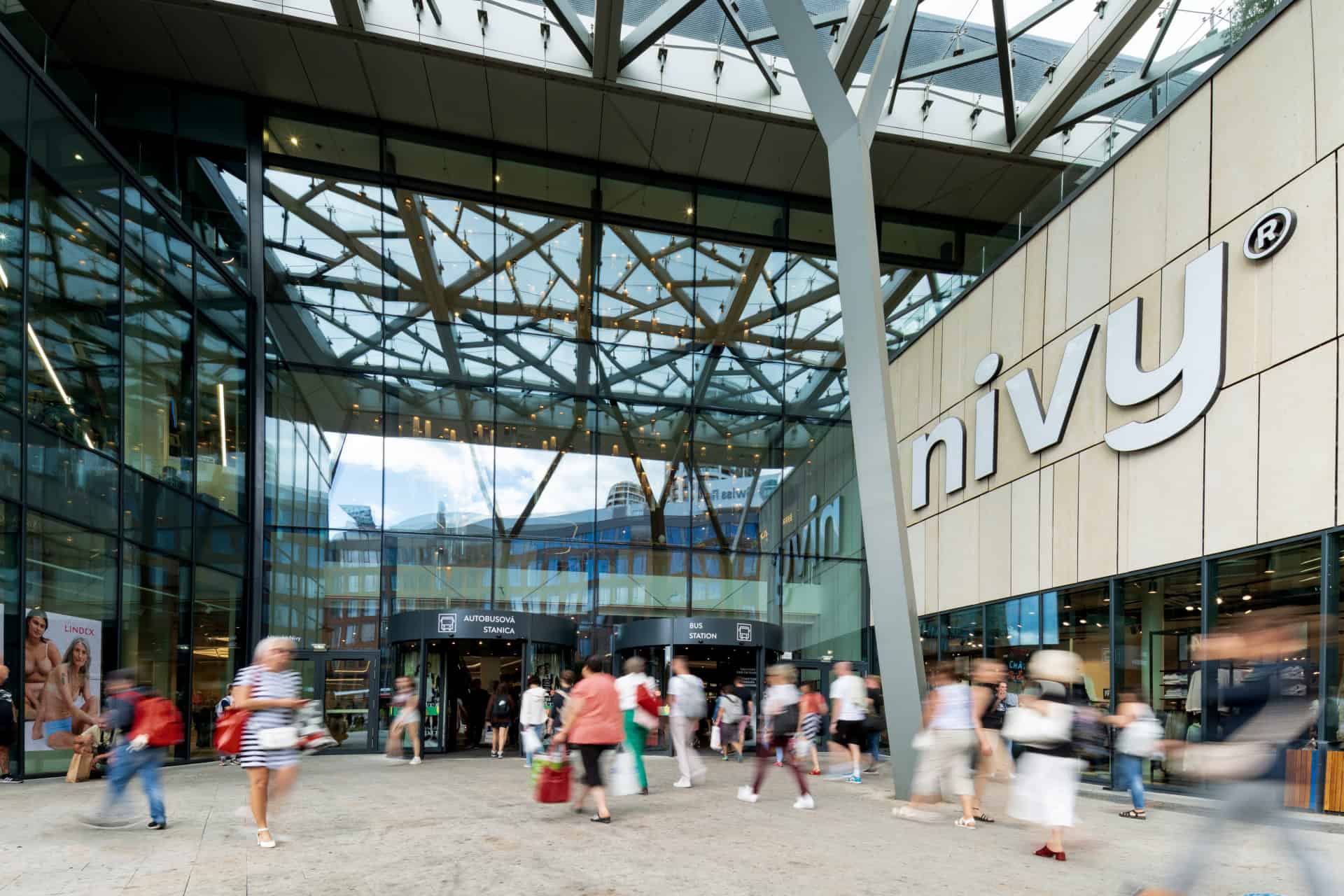 Po 4 rokoch od otvorenia patrí Nivy centrum do TOP 5 najnavštevovanejších nákupných centier strednej Európy-2
